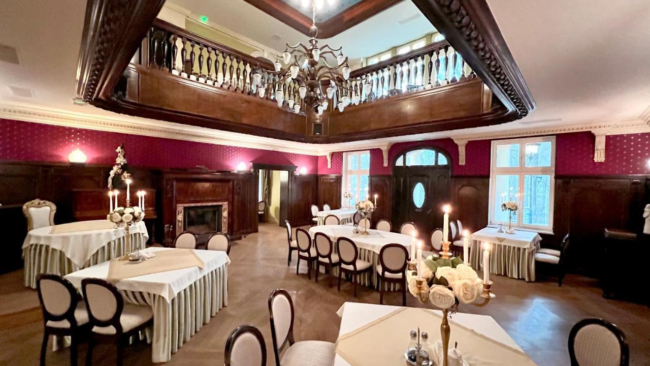 Hotel "Dworek Lesniczowka" Wodzisław Śląski 외부 사진