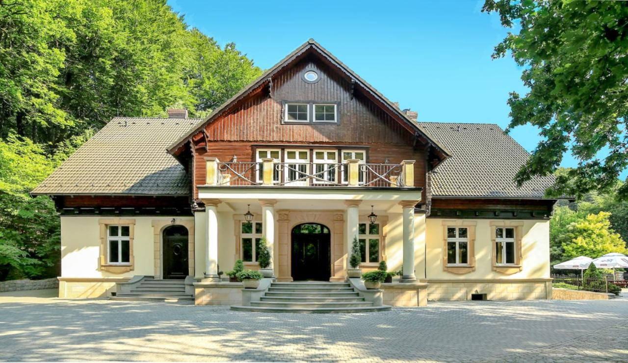 Hotel "Dworek Lesniczowka" Wodzisław Śląski 외부 사진