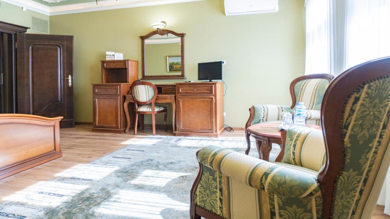 Hotel "Dworek Lesniczowka" Wodzisław Śląski 외부 사진