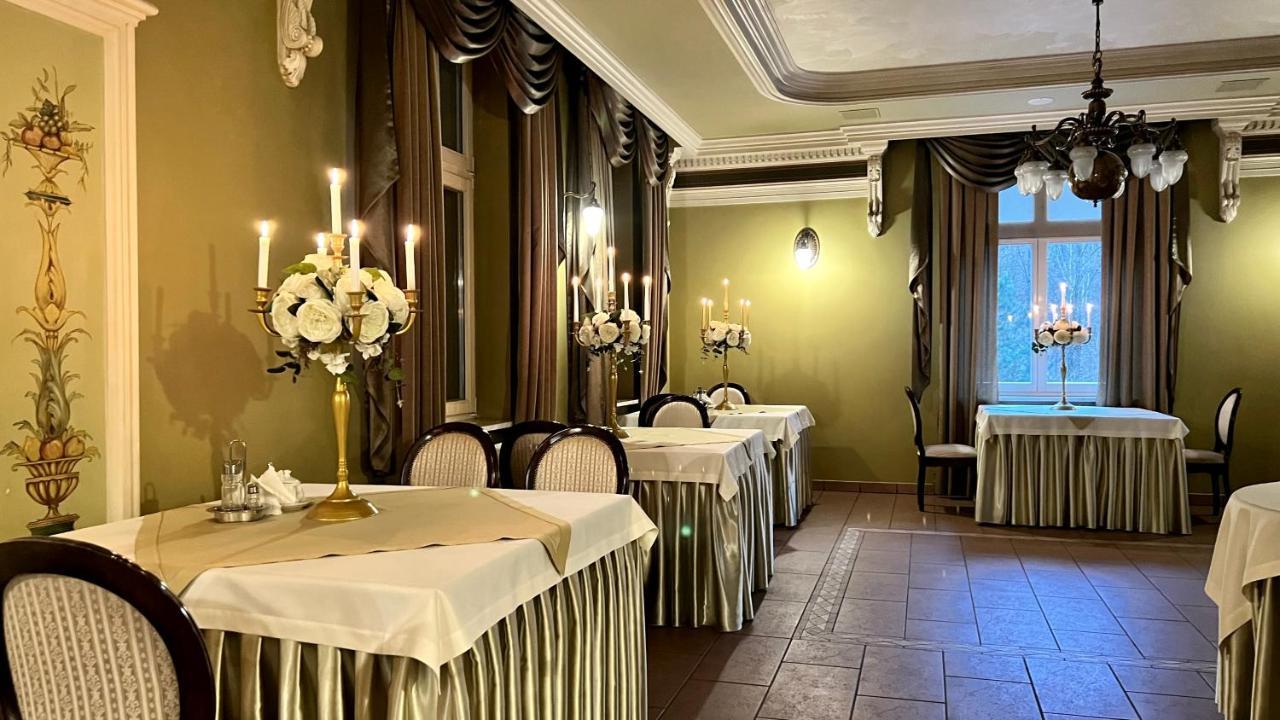 Hotel "Dworek Lesniczowka" Wodzisław Śląski 외부 사진