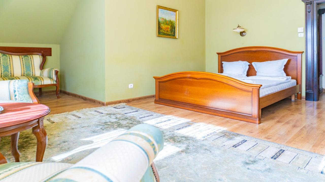 Hotel "Dworek Lesniczowka" Wodzisław Śląski 외부 사진