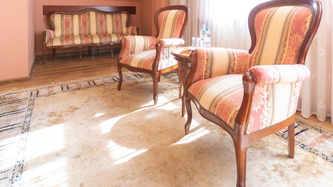 Hotel "Dworek Lesniczowka" Wodzisław Śląski 외부 사진