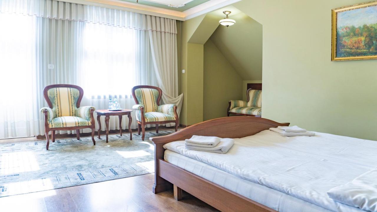 Hotel "Dworek Lesniczowka" Wodzisław Śląski 외부 사진
