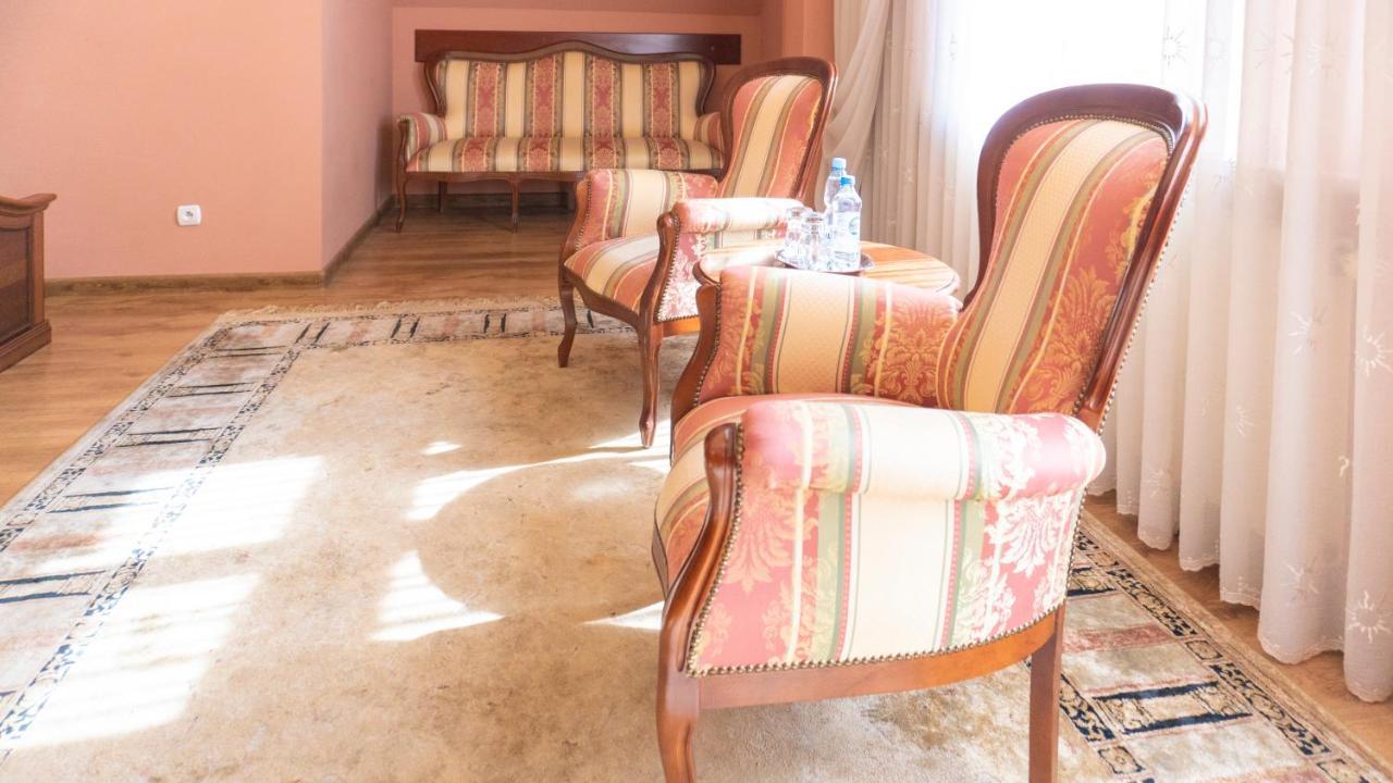 Hotel "Dworek Lesniczowka" Wodzisław Śląski 외부 사진