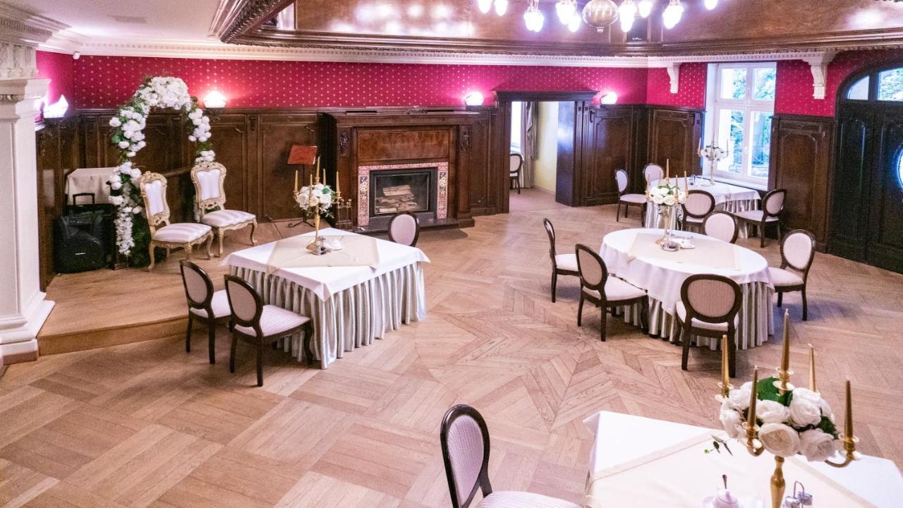 Hotel "Dworek Lesniczowka" Wodzisław Śląski 외부 사진