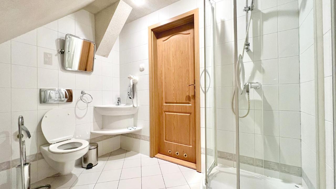 Hotel "Dworek Lesniczowka" Wodzisław Śląski 외부 사진