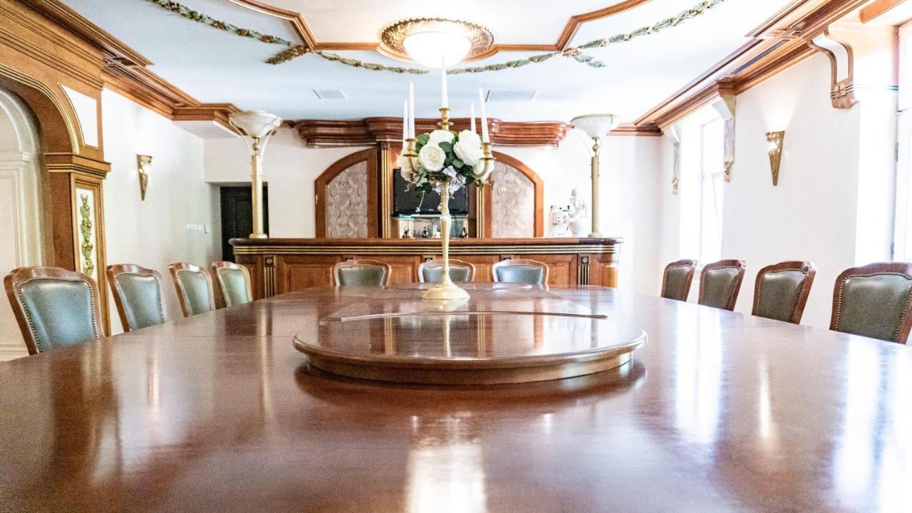 Hotel "Dworek Lesniczowka" Wodzisław Śląski 외부 사진
