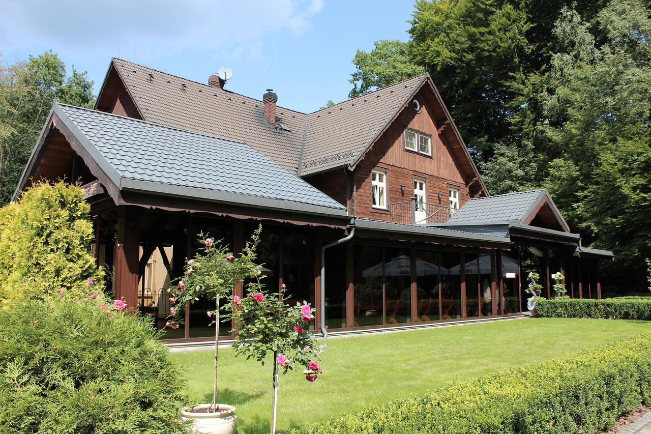 Hotel "Dworek Lesniczowka" Wodzisław Śląski 외부 사진